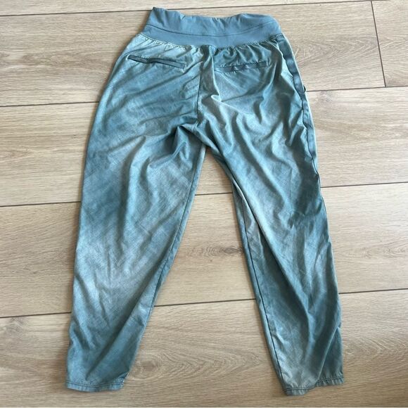 Athleta Nolita Slim Tapered Printed Crop Pant Size 4 Green - Picture 10 of 12